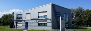 Halle mit Büro