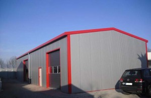 FFormI Systemhalle (Stahlhallen) liefern wir in den Breiten von 9 - 10 - 11 und 12 Meter